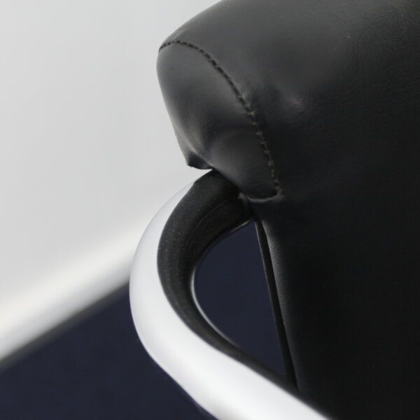 Chrome frame chair - 画像 (9)