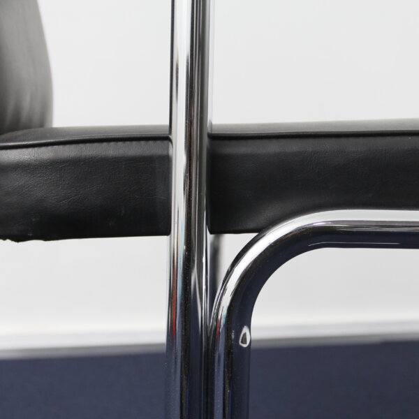 Chrome frame chair - 画像 (10)