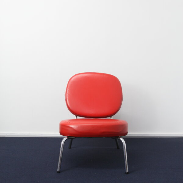 red vinyl lounge chair - 画像 (2)