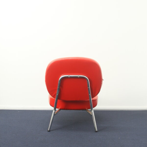 red vinyl lounge chair - 画像 (4)