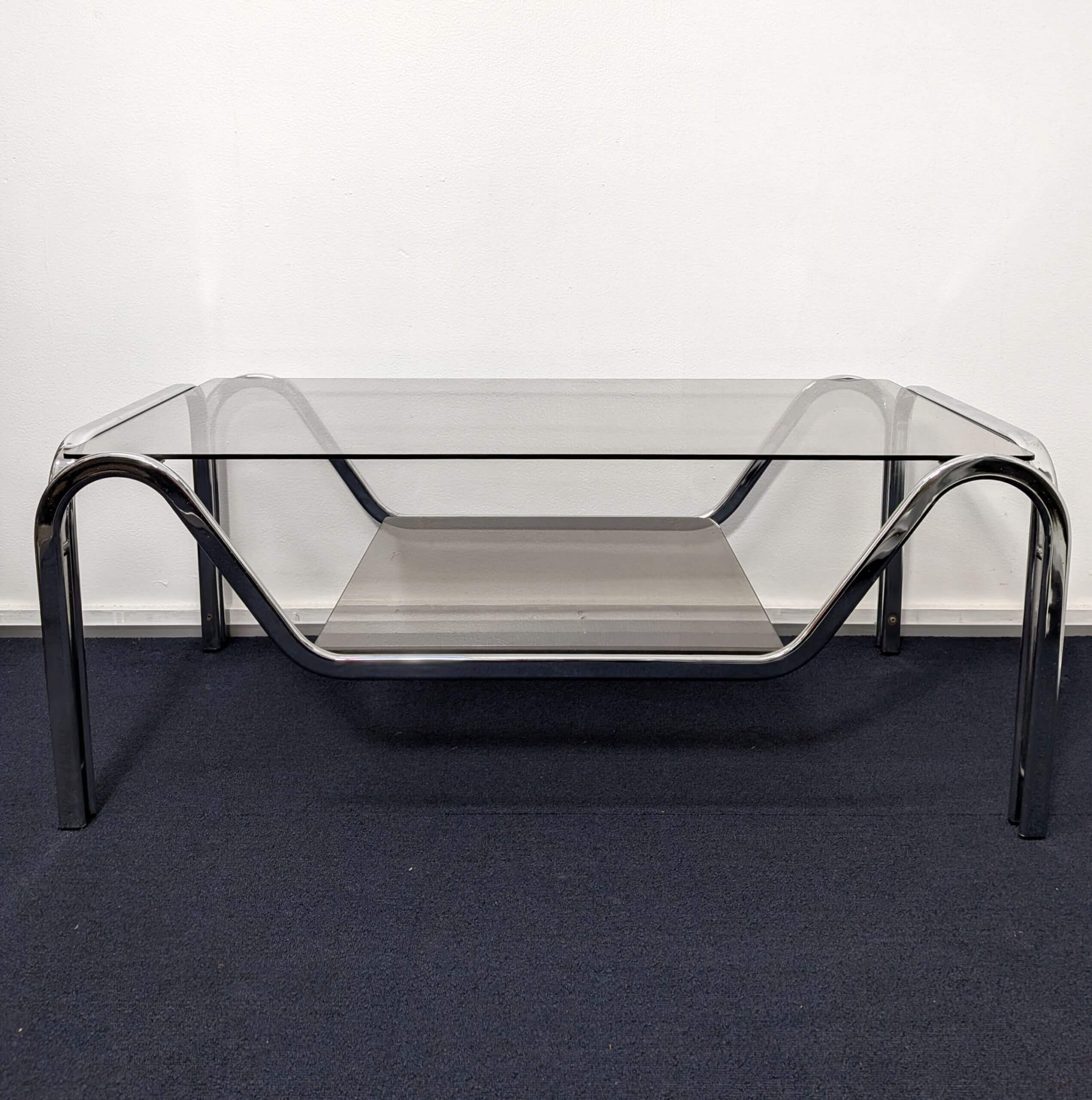 Smoke glass top center table - 画像 (2)