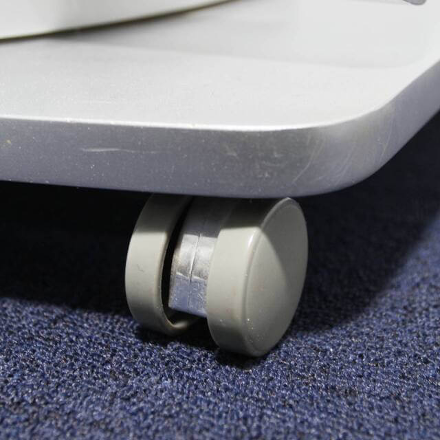 Rotating Glass Media Console - 画像 (11)