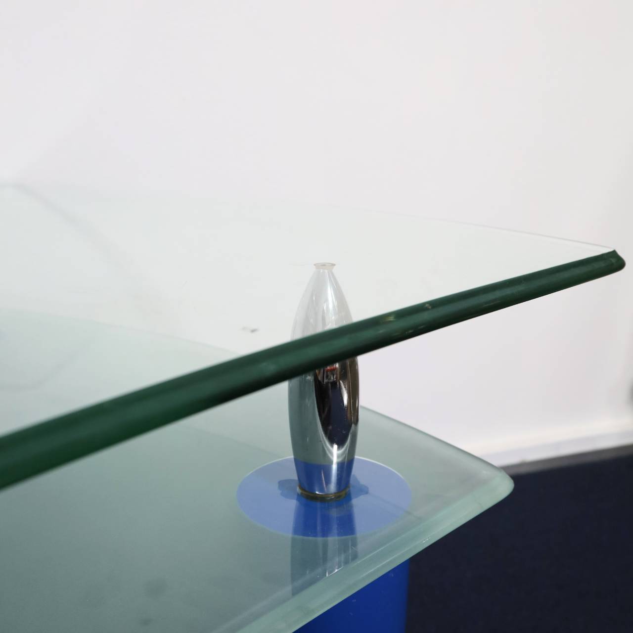 Curve Glass Center Table - 画像 (13)