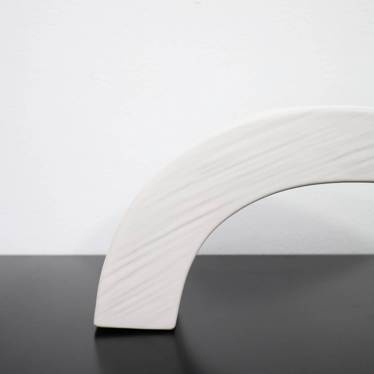 Arc Ceramic Vase - 画像 (9)