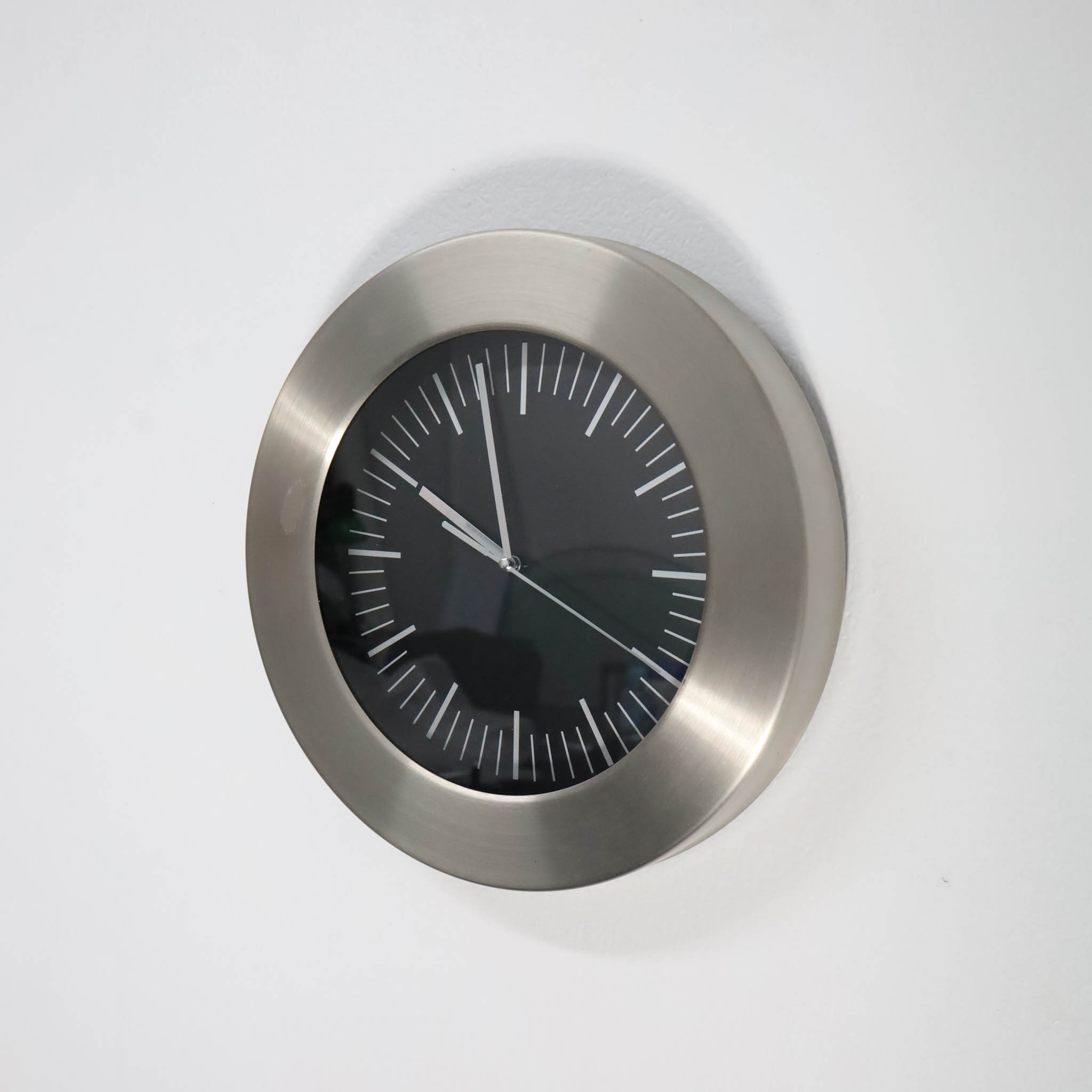 Radial Index Metal Clock - 画像 (3)