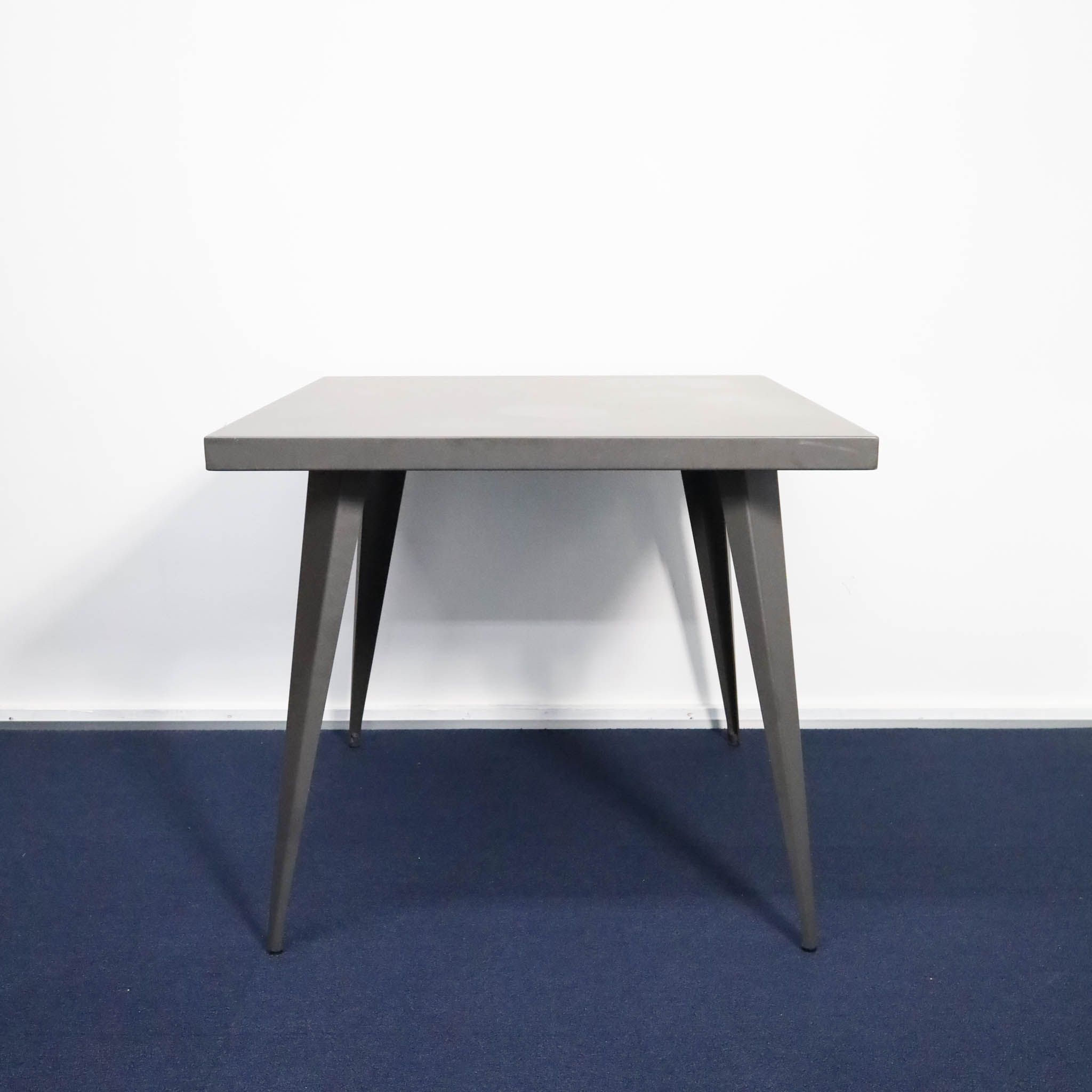 Tapered Steel Square Table - 画像 (3)