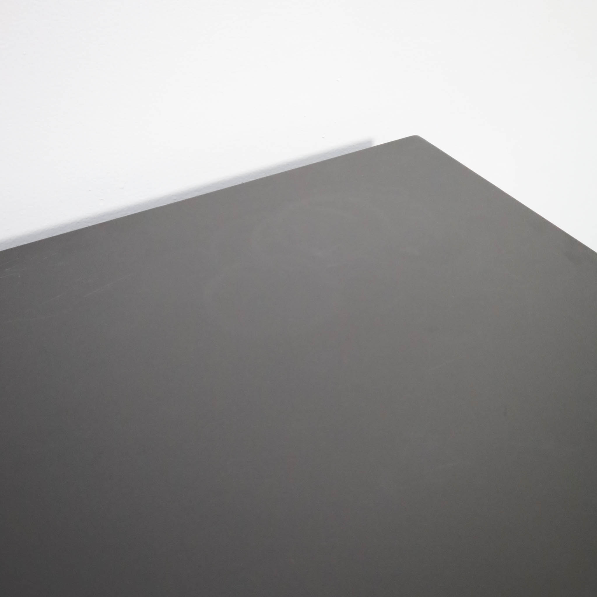 Tapered Steel Square Table - 画像 (4)