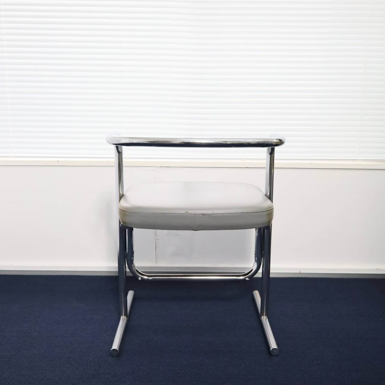 Open Back Tubular Arm Chair - 画像 (4)