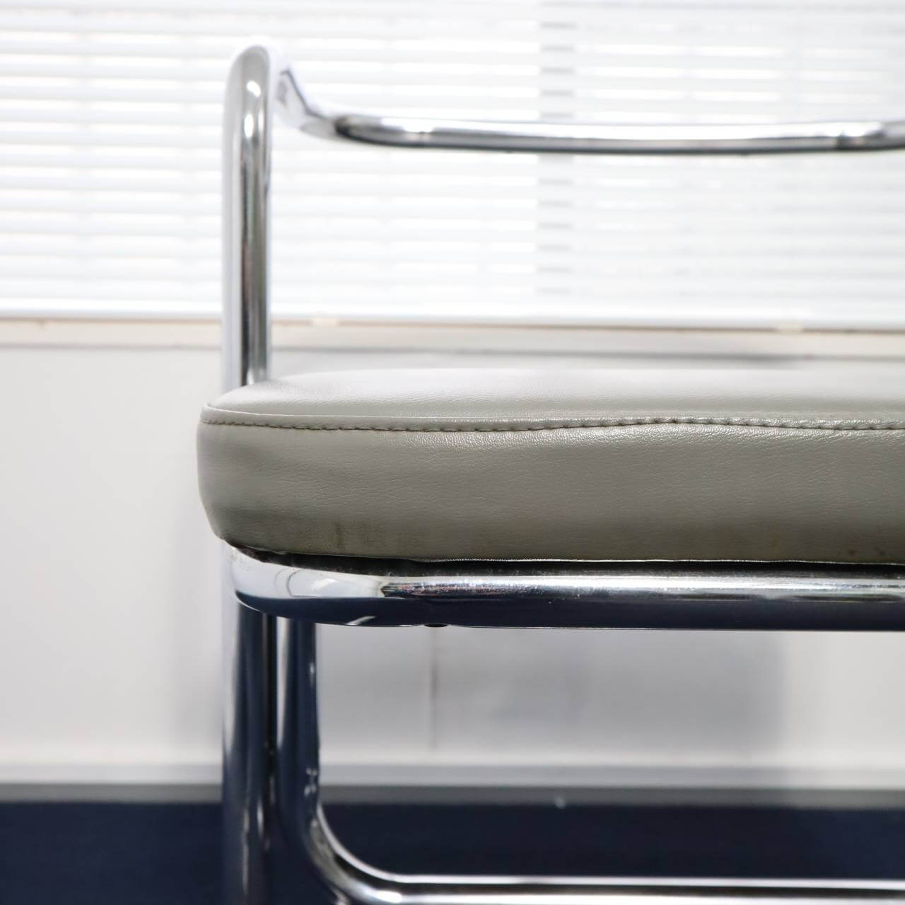 Open Back Tubular Arm Chair - 画像 (7)