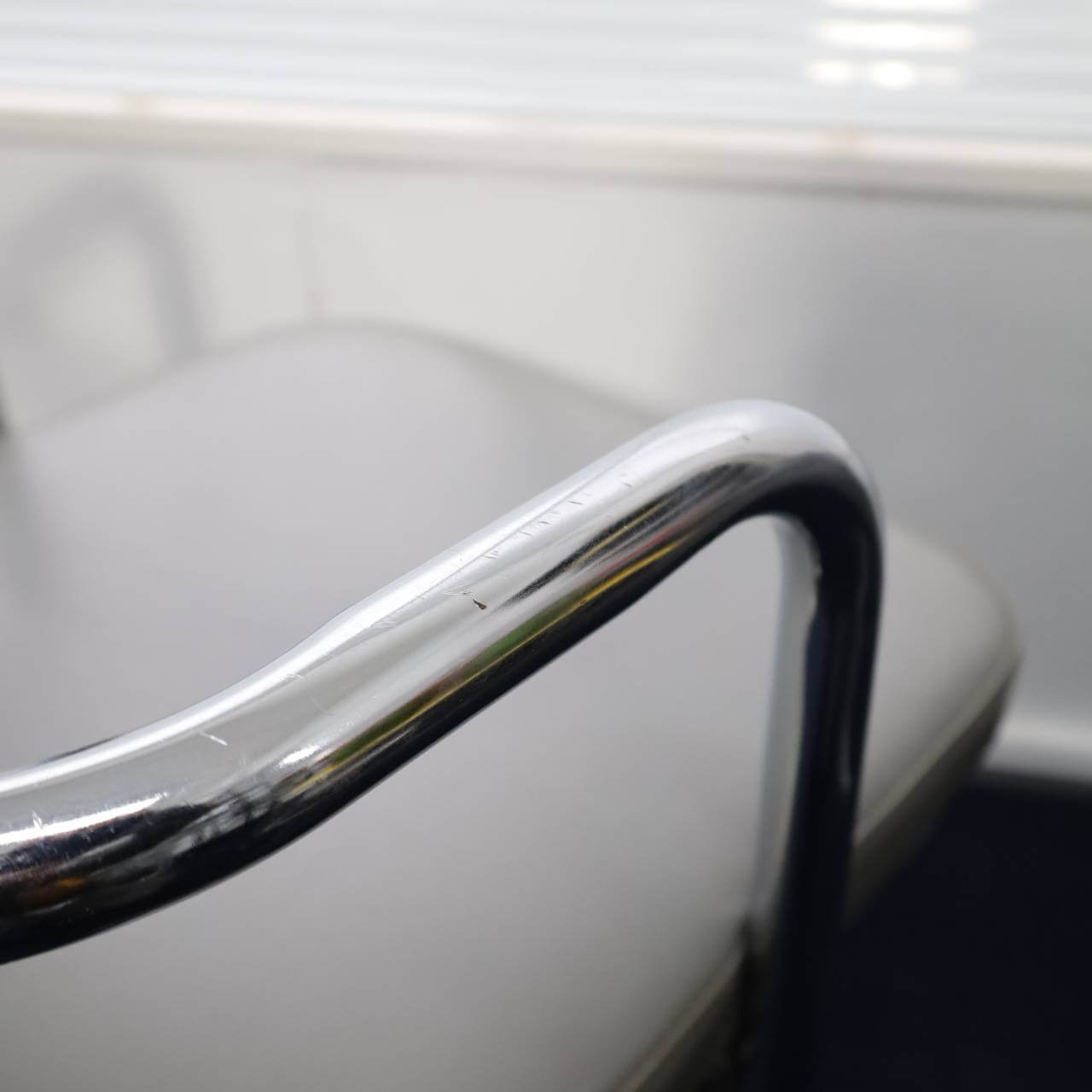 Open Back Tubular Arm Chair - 画像 (12)